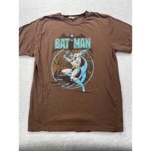 DC Comics Batman Graphic Shirt Adult Medium Brown Crew Neck Short Sleeve